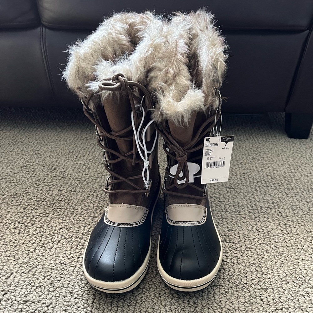 SNOW BOOTS BY ATHLETECH brand new with tags